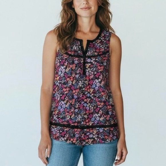 Lucky Brand Tops - Lucky Brand Sleeveless Floral Top Size M Pullover Lace Accents Multicolor NEW
